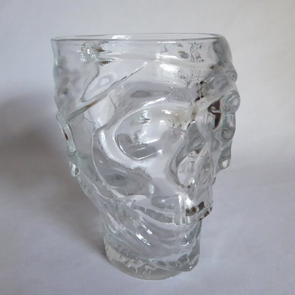 VINTAGE ORIGINAL TREASURE ISLAND CASINO LAS VEGAS GLASS PIRATE SKULL MUG